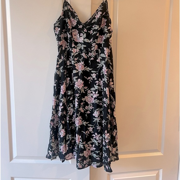 NEW with tags! Lulus Women’s S spaghetti strap halter dress with slit - Picture 1 of 5